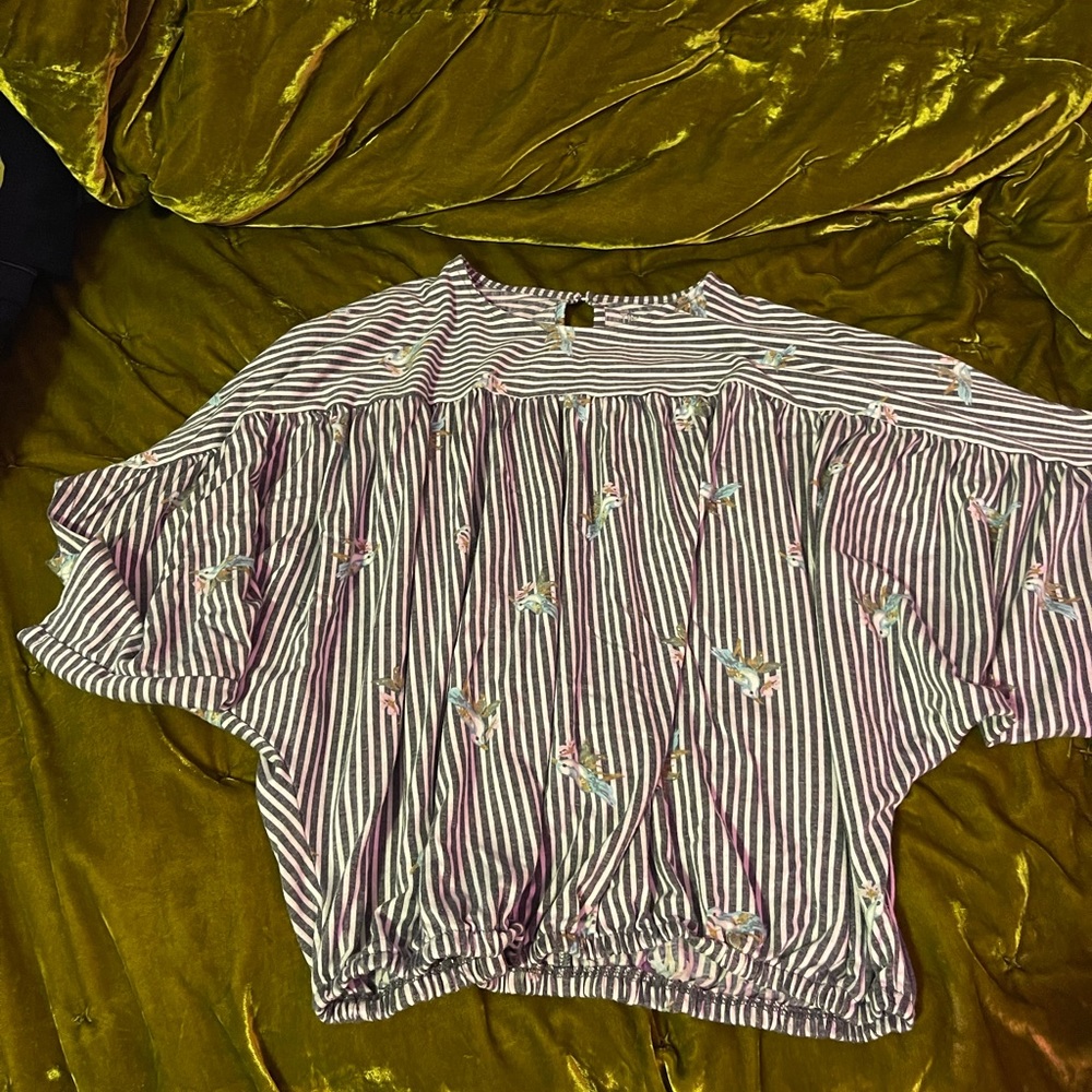 Batwing sleeved blouse